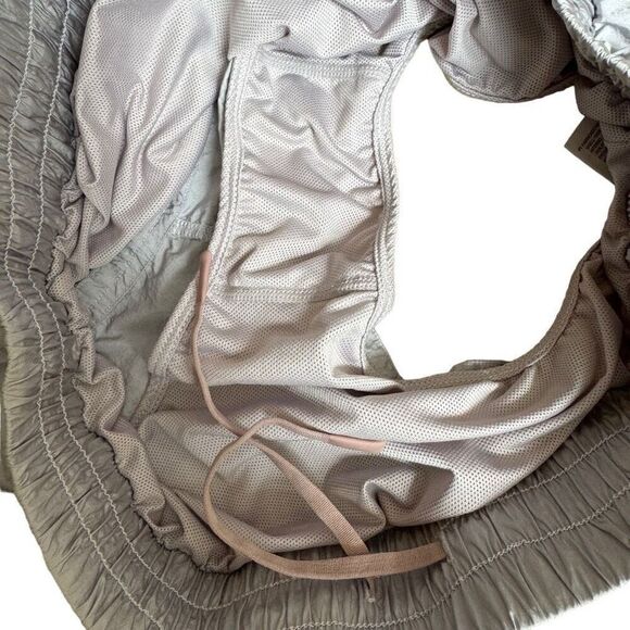 Varley Kallin Running Short Metallic Woven Lilac Women’s Size Large - Picture 4 of 6